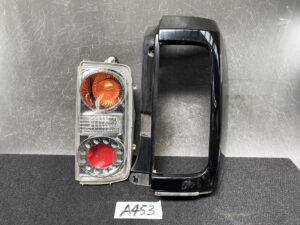 NISSAN ELGRAND E51 Genuine Taillight ICHIKOH D005  Right Side x1