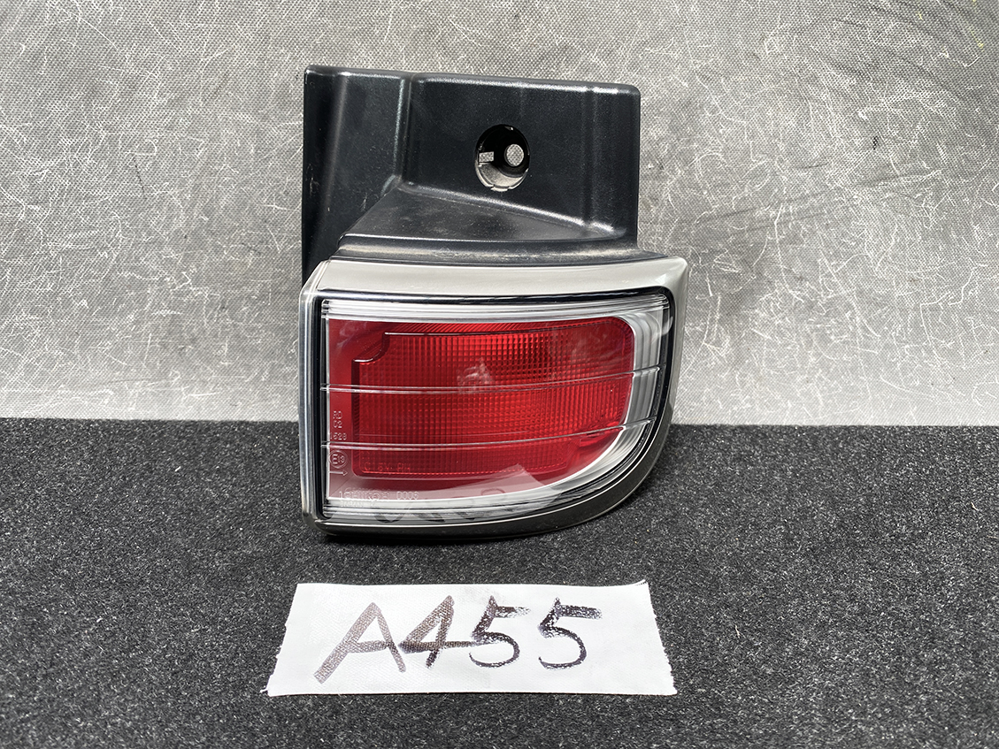 NISSAN ELGRAND E51 Taillight ICHIKOH D006 Right Side x1