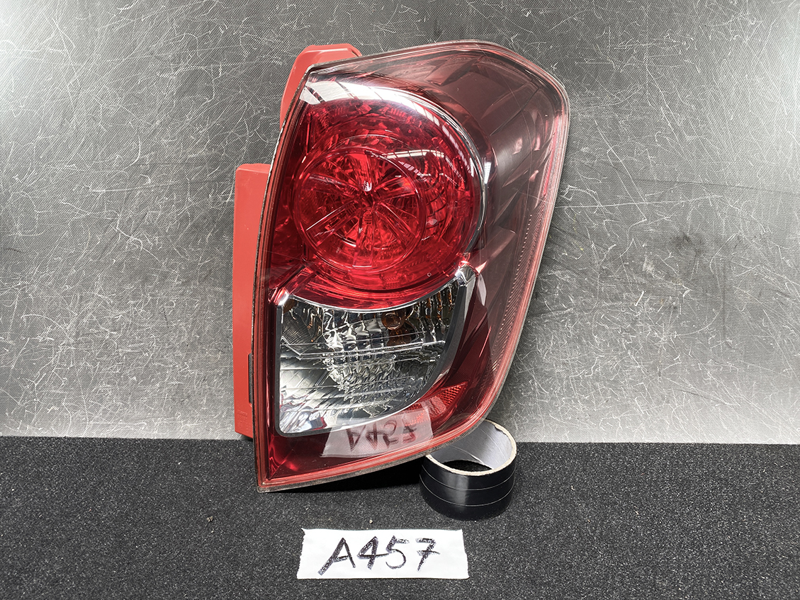 TOYOTA RACTIS NCP100 Genuine Taillight KOITO 52-192 Right Side x1