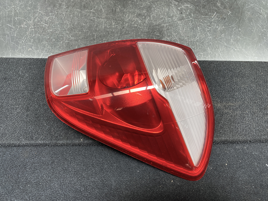 TOYOTA RACTIS SCP100 NCP100 Taillight KOITO 52-159 Right Side x1 - Image 2