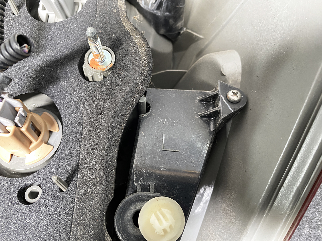 TOYOTA RACTIS SCP100 NCP100 Taillight KOITO 52-159 Left Side x1 - Image 6