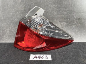 TOYOTA RACTIS NCP120 NSP122 NSP120 Taillight 52-226 Right Side x1