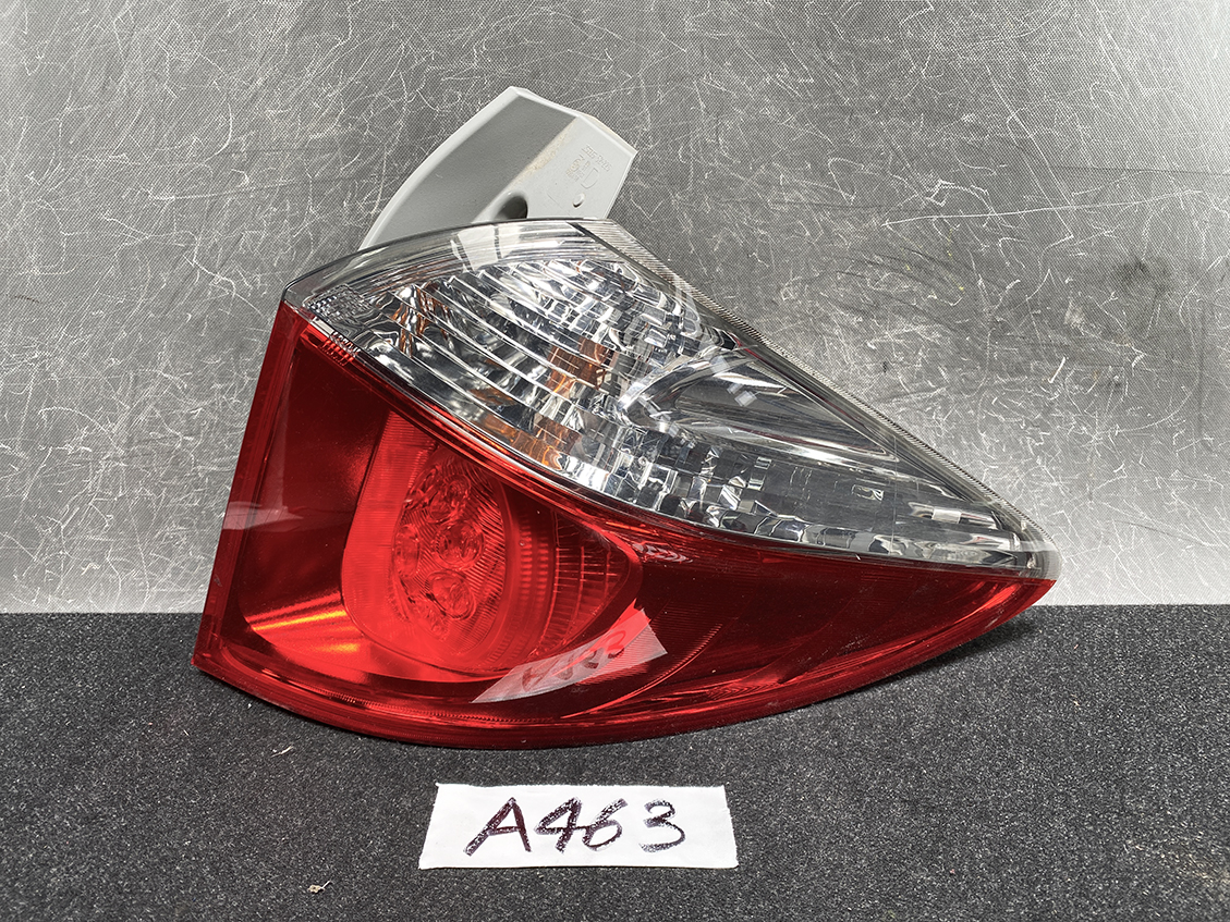 TOYOTA RACTIS NCP120 NSP122 NSP120 Taillight 52-226 Right Side x1