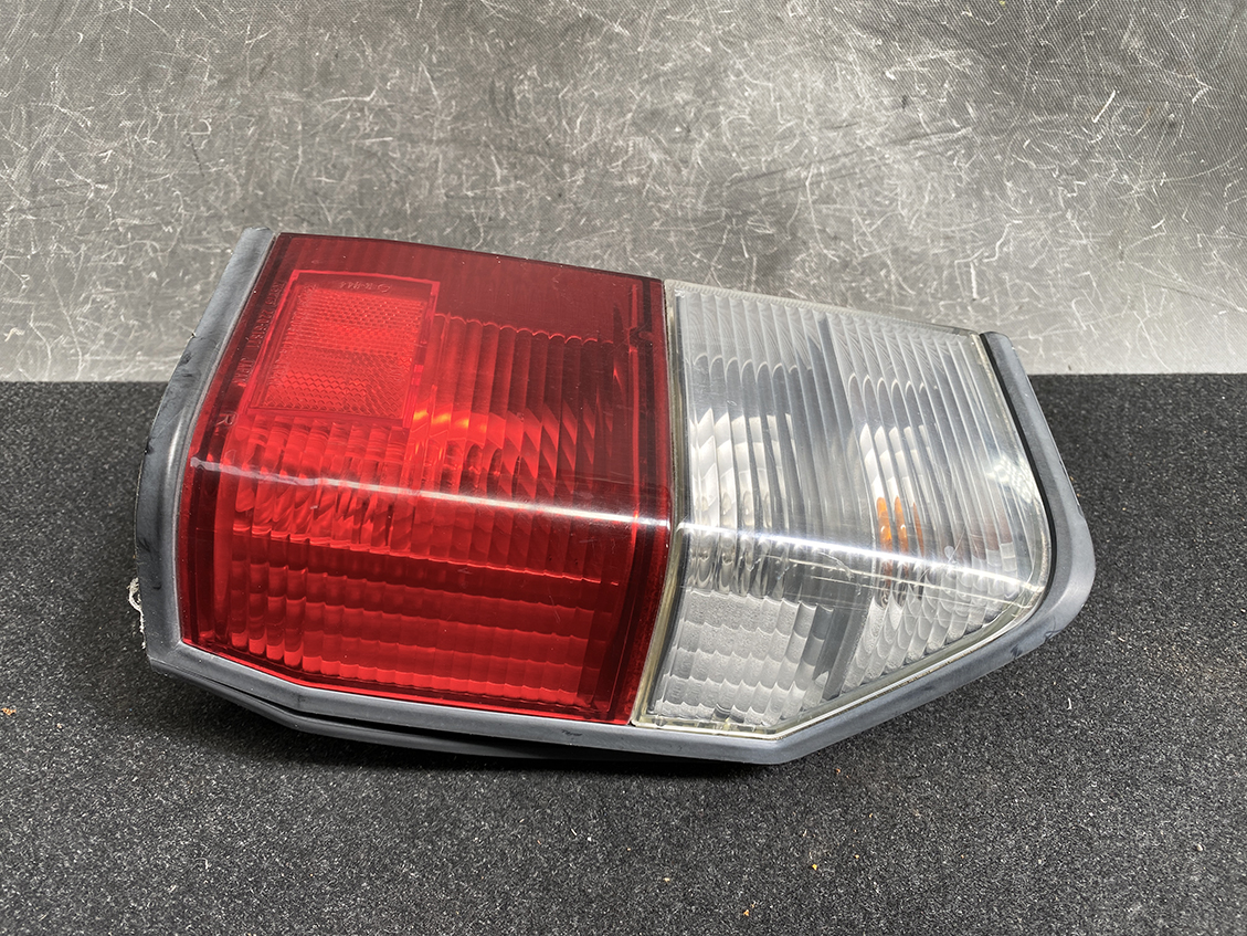 MAZDA Bongo Vanette DELICA SK SE S21 Taillight 220-61471 220-61871 Right Side x1 - Image 2