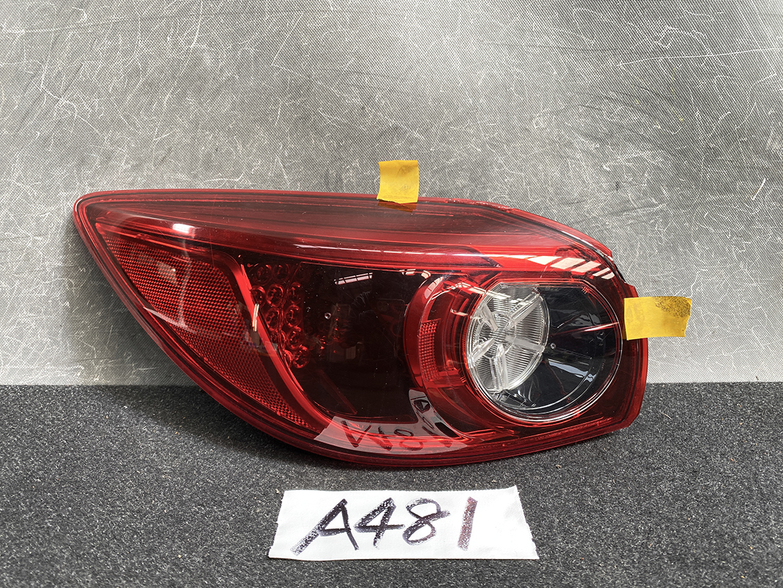 MAZDA AXELA MAZDA3 BM5FS Taillight 220-41981 Left Side x1 *DAMAGED*