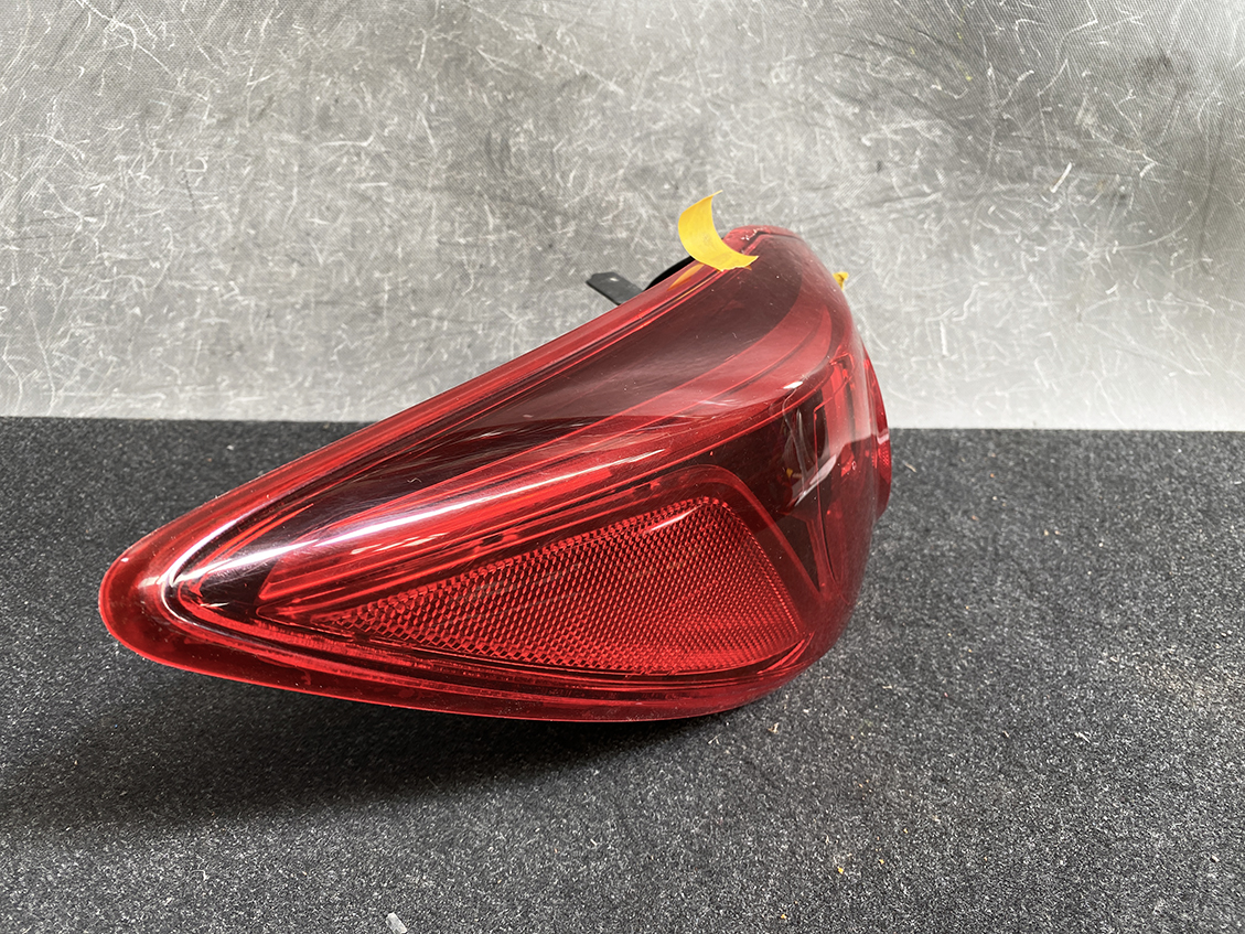 MAZDA AXELA MAZDA3 BM5FS Taillight 220-41981 Left Side x1 *DAMAGED* - Image 3