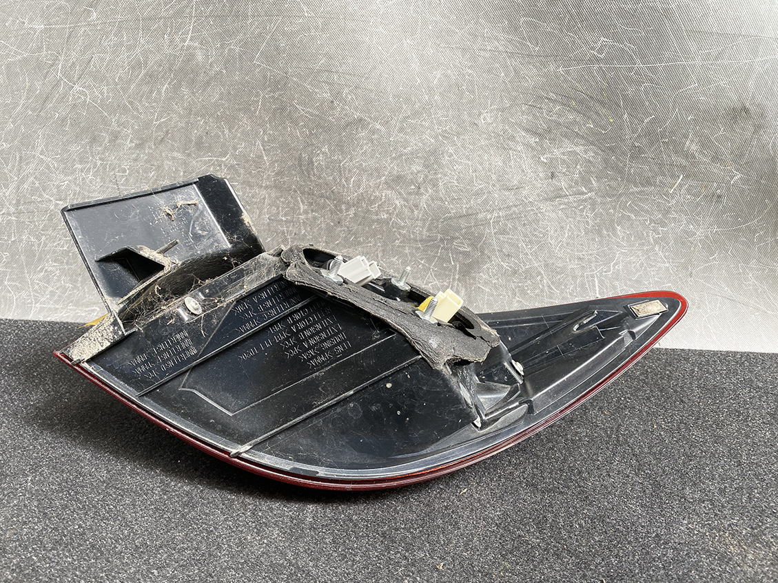 MAZDA AXELA MAZDA3 BM5FS Taillight 220-41981 Left Side x1 *DAMAGED* - Image 5