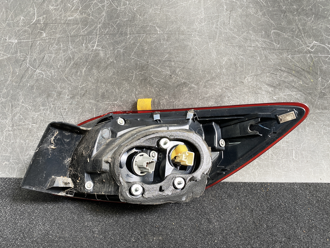 MAZDA AXELA MAZDA3 BM5FS Taillight 220-41981 Left Side x1 *DAMAGED* - Image 6