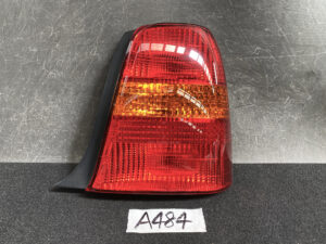 TOYOTA PROGRES JCG10 JCG11 JCG15 Taillight 51-4 Right Side x1