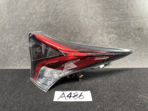 TOYOTA PRIUS ZVW50 ZVW51 Genuine Taillight 47-87 47-77 Right Side x1 *DAMAGED*