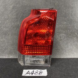 VOLVO V70 XC70 Genuine Taillight 30655379 Left Side x1