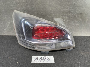 TOYOTA MARK X ZIO GGA10 ANA10 ANA15 Taillight 72-4 Left Side x1 *DAMAGED*