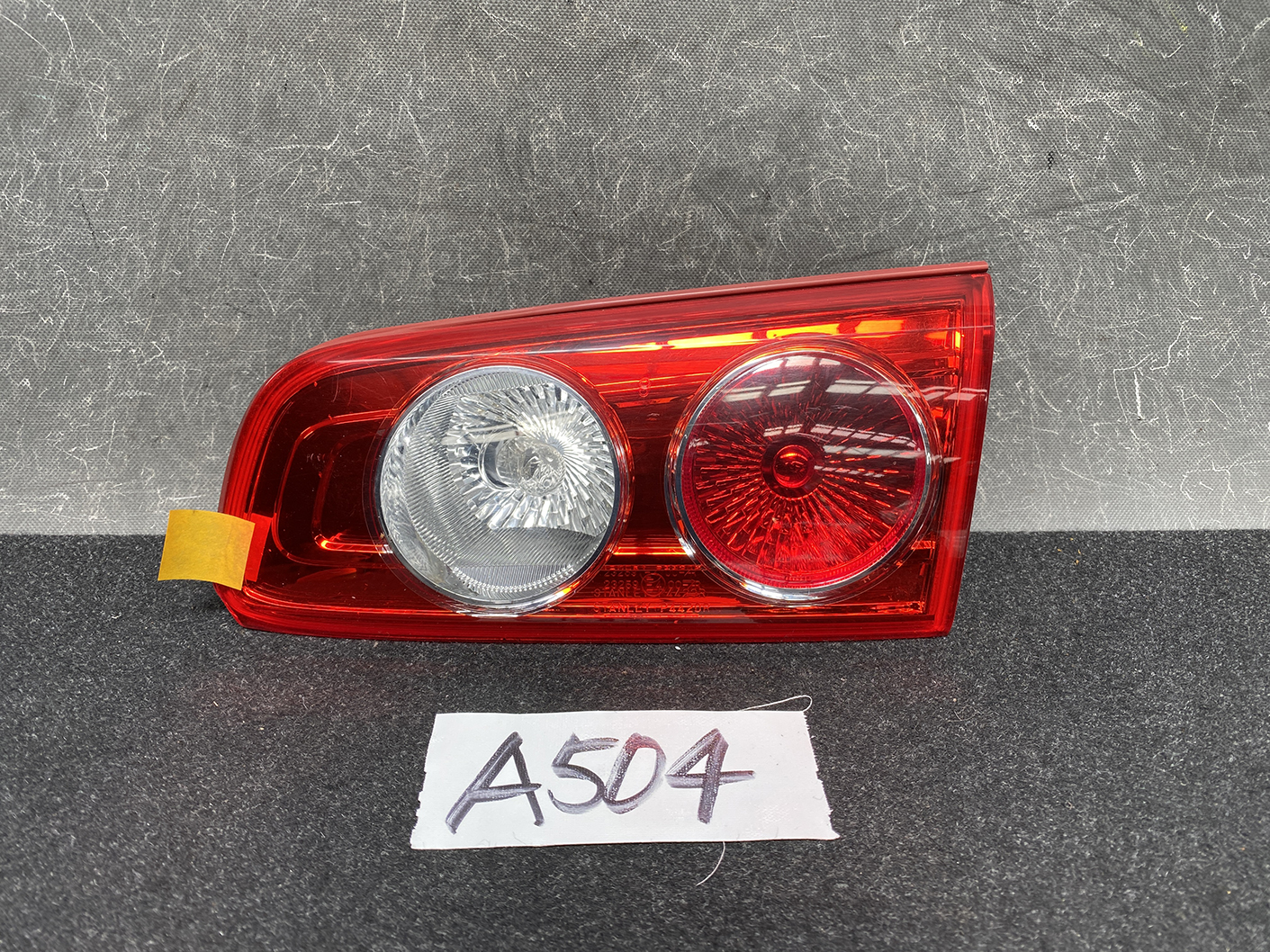 MAZDA 2 DEMIO DY3W DY5W Taillight STANLEY P4420 Right Side x1 *DAMAGED*
