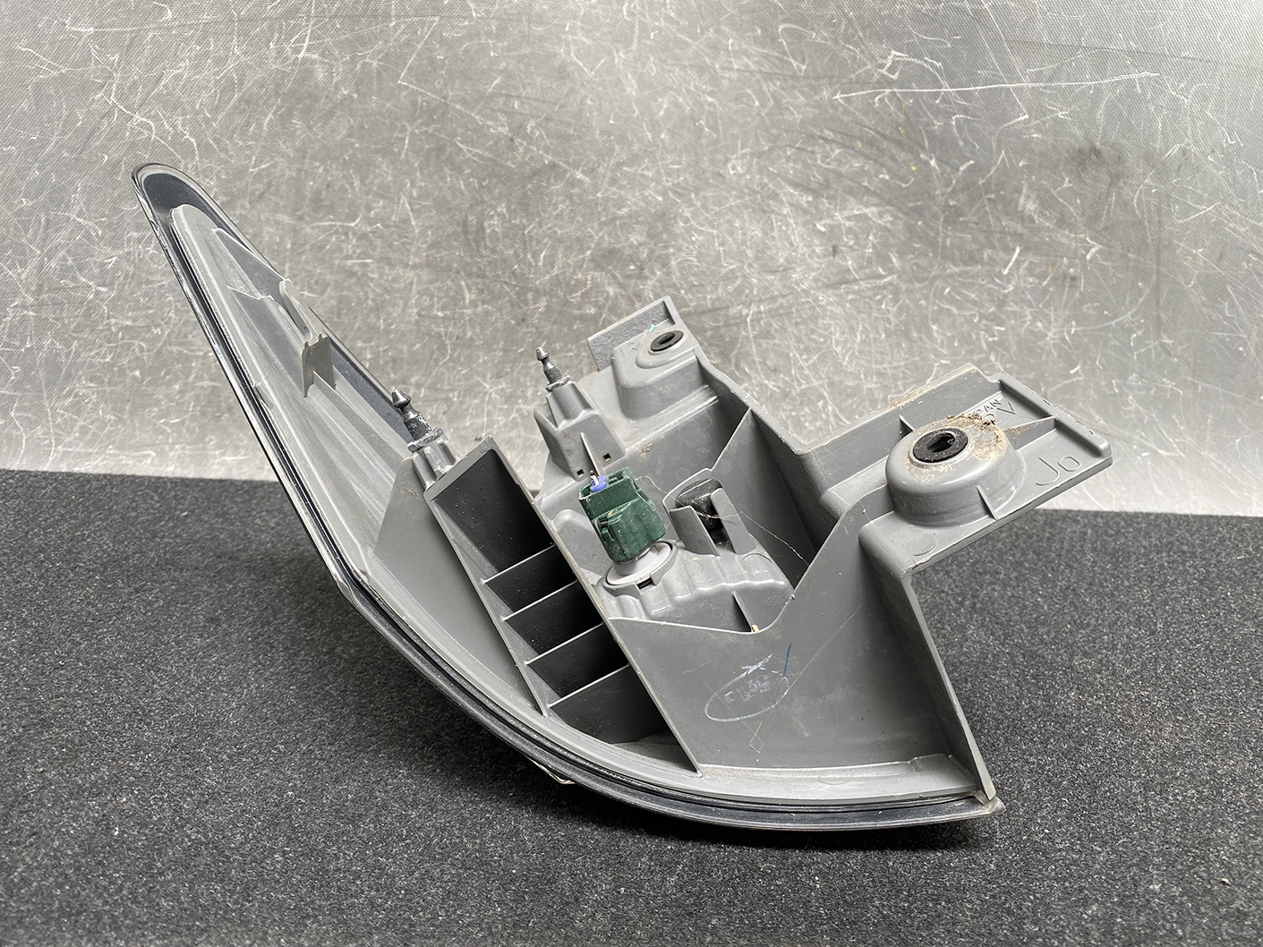 NISSAN ELGRAND E52 Genuine Taillight STANLEY P8503 Right Side x1 - Image 5