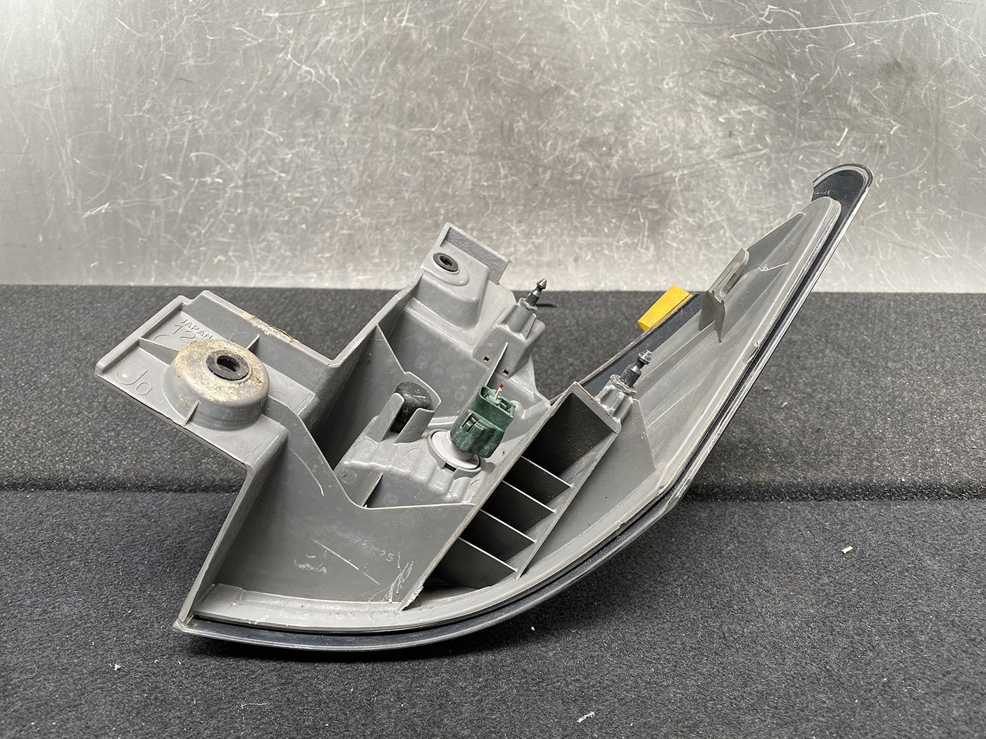 NISSAN ELGRAND E52 Genuine Taillight STANLEY P8503 Left Side x1 *DAMAGED* - Image 5