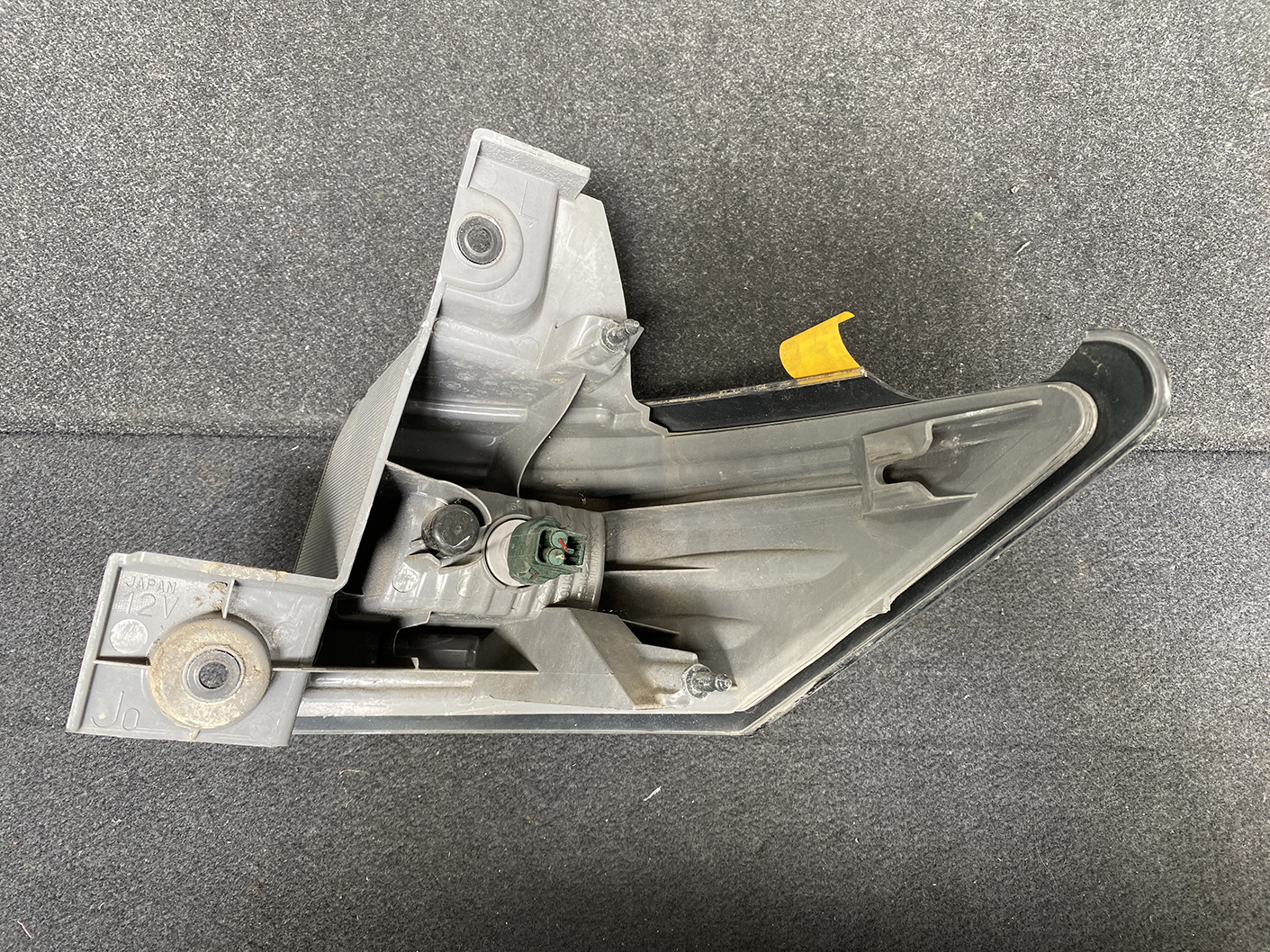 NISSAN ELGRAND E52 Genuine Taillight STANLEY P8503 Left Side x1 *DAMAGED* - Image 4