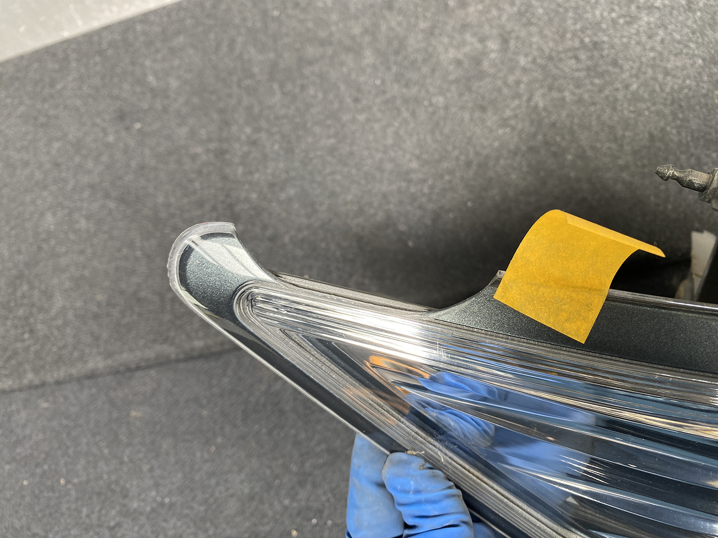 NISSAN ELGRAND E52 Genuine Taillight STANLEY P8503 Left Side x1 *DAMAGED* - Image 3