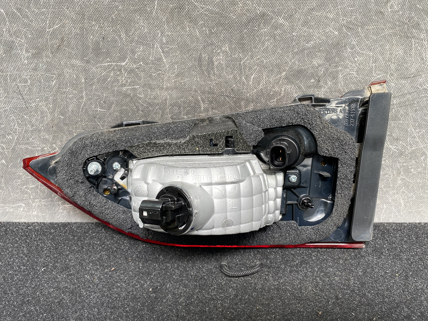 MAZDA ATENZA GJ Genuine Taillight KOITO 226-41957 Left Side x1 - Image 3