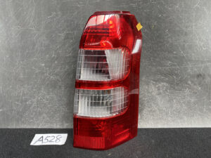 TOYOTA PROBOX SUCCEED NCP50 Genuine Taillight 52-224 Right Side x1 *DAMAGED*