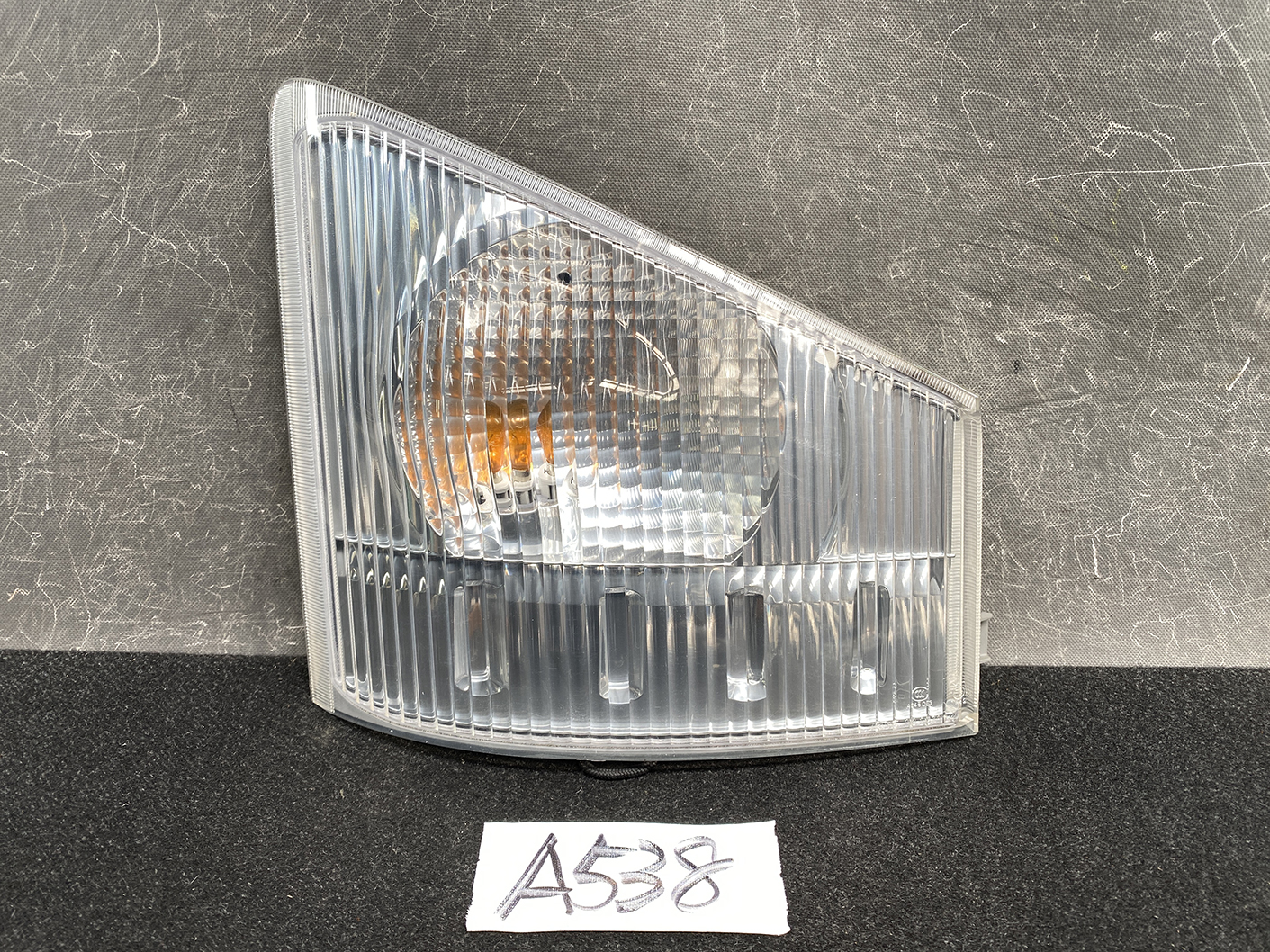 ISUZU ELF TITAN ATLAS NKR85 NPR85 NJR85 Headlight 210-21873 Right Side x1