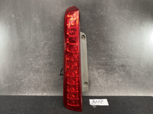 TOYOTA ISIS ANM10 Taillight KOITO 44-63 Left Side x1
