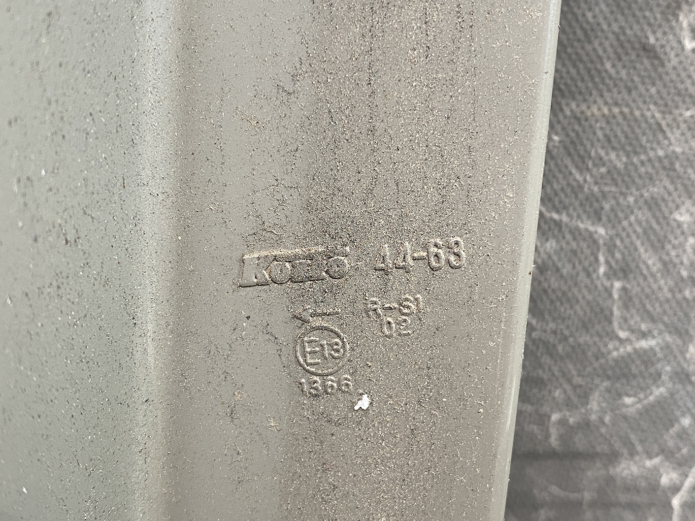 TOYOTA ISIS ANM10 Taillight KOITO 44-63 Left Side x1 - Image 6