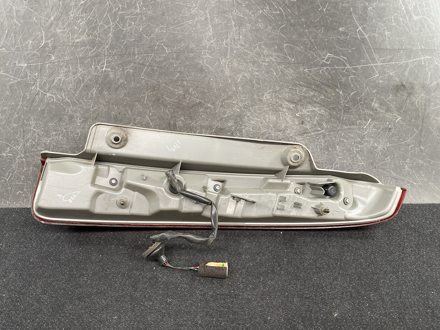 TOYOTA ISIS ANM10 Taillight KOITO 44-63 Left Side x1 - Image 5