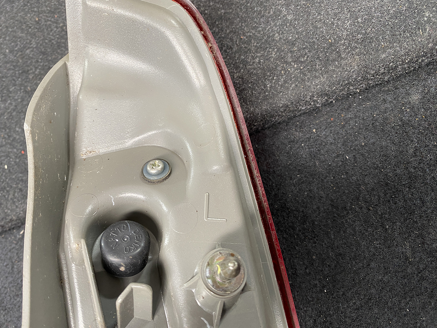 TOYOTA ISIS ANM10 Taillight KOITO 44-63 Left Side x1 - Image 7