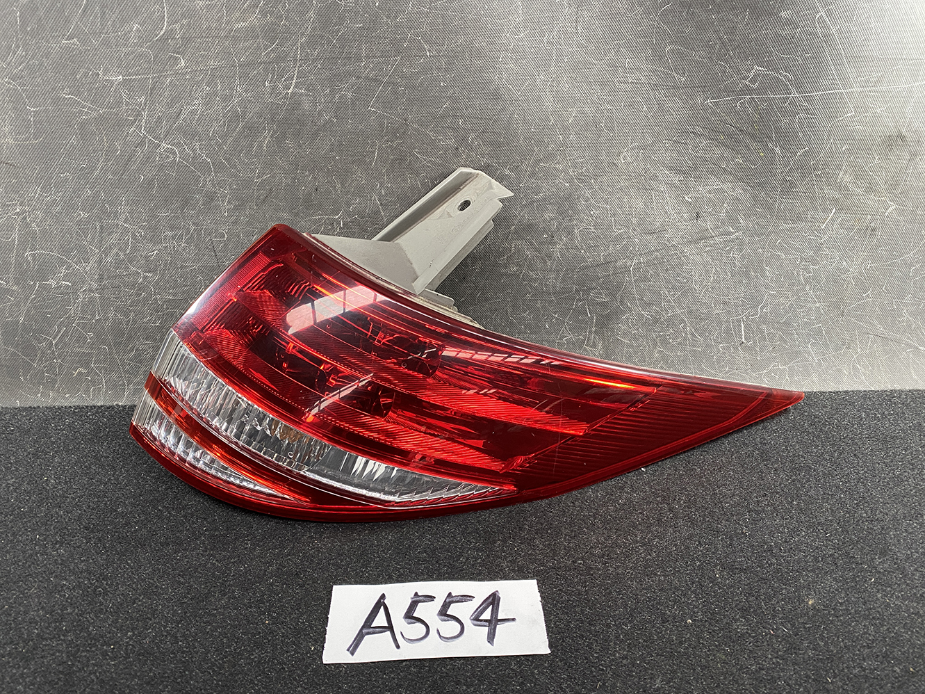 TOYOTA ESTIMA ACR50 Genuine Taillight ICHIKOH 28-193 Right Side x1
