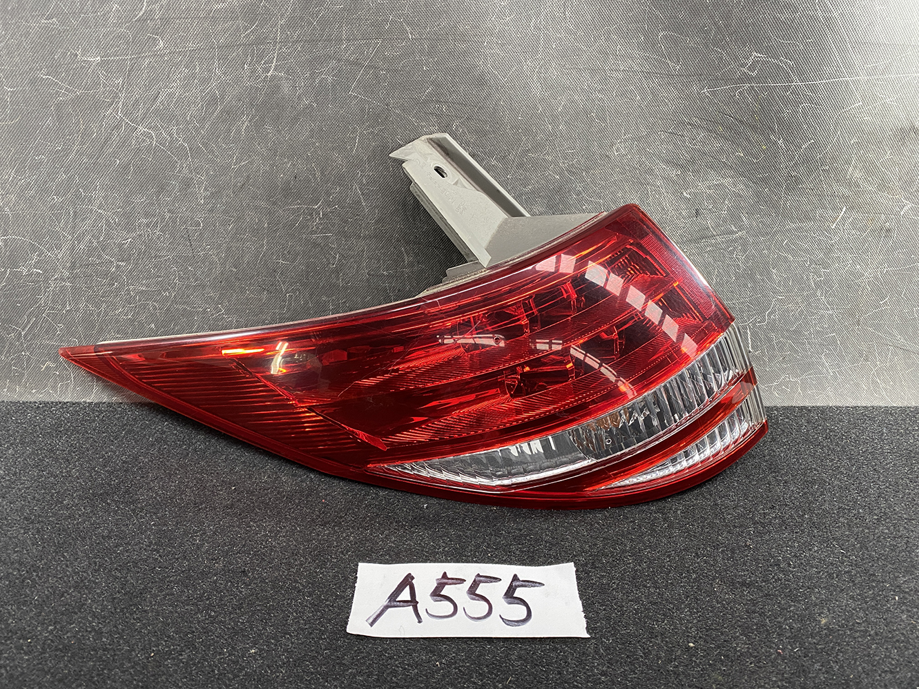 TOYOTA ESTIMA ACR50 Genuine Taillight ICHIKOH 28-193 Left Side x1