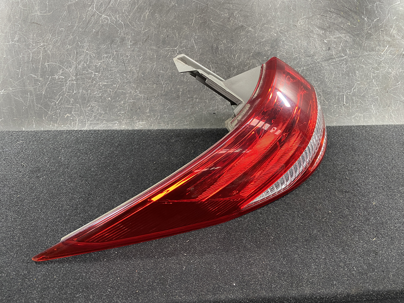 TOYOTA ESTIMA ACR50 Genuine Taillight ICHIKOH 28-193 Left Side x1 - Image 2