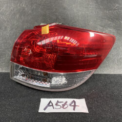 TOYOTA WISH ZGE20 Taillight ICHIKOH 68-17 Right Side x1*DAMAGED*