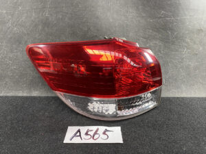 TOYOTA WISH ZGE20 Taillight ICHIKOH 68-17 Left Side x1