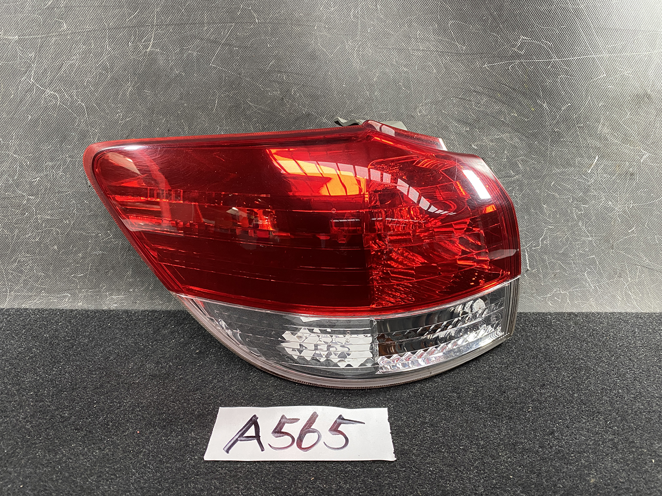 A565_1 TOYOTA WISH ZGE20 Taillight ICHIKOH 68-17 Left Side x1 » NZ1.95 » JDM-PARTS NZ » JDM-PARTS NZ TOYOTA WISH ZGE20 Taillight ICHIKOH 68-17 Left Side x1 » JDM-PARTS NZ