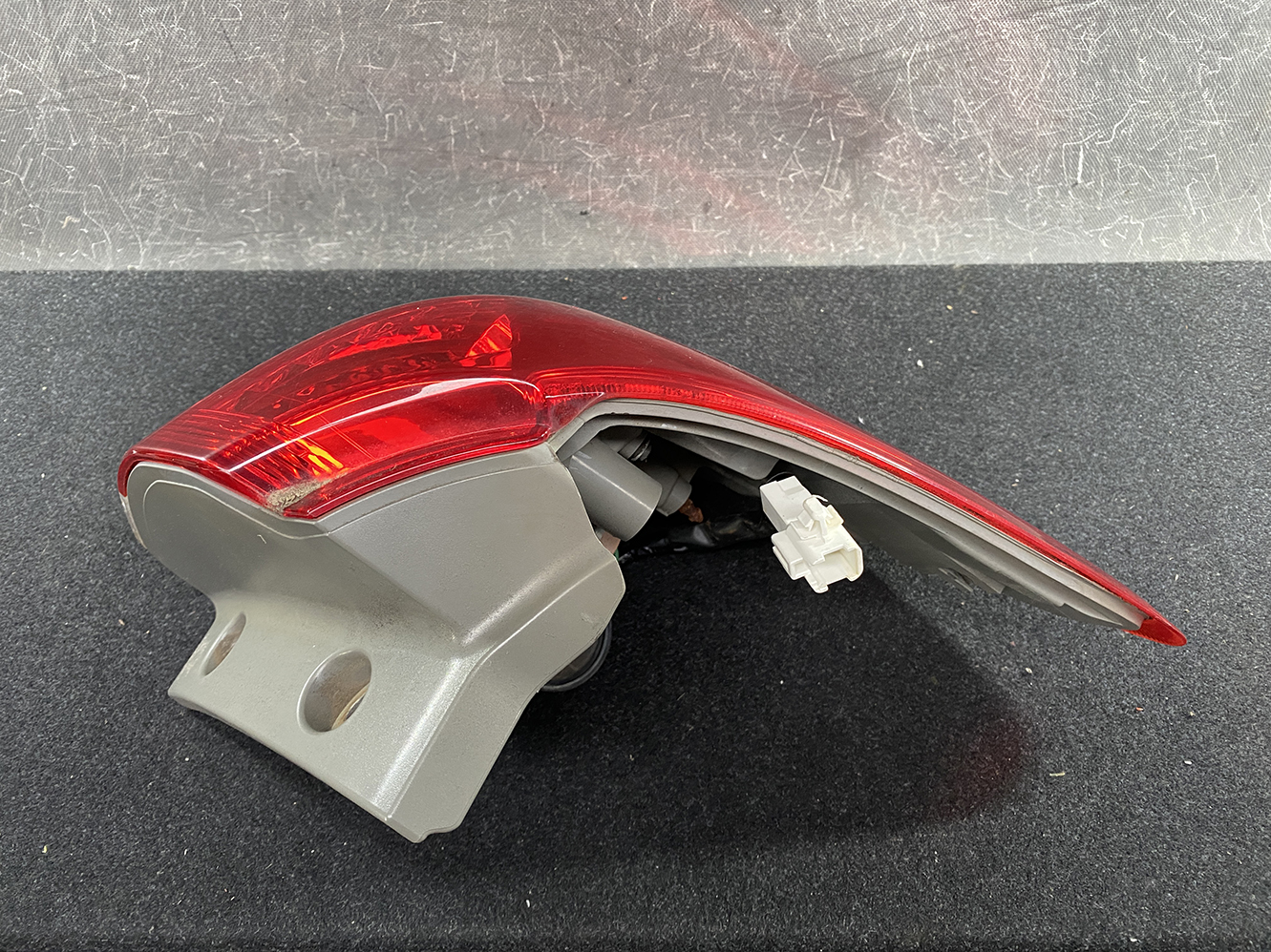 A565_5 TOYOTA WISH ZGE20 Taillight ICHIKOH 68-17 Left Side x1 » NZ1.95 » JDM-PARTS NZ » JDM-PARTS NZ TOYOTA WISH ZGE20 Taillight ICHIKOH 68-17 Left Side x1 » JDM-PARTS NZ