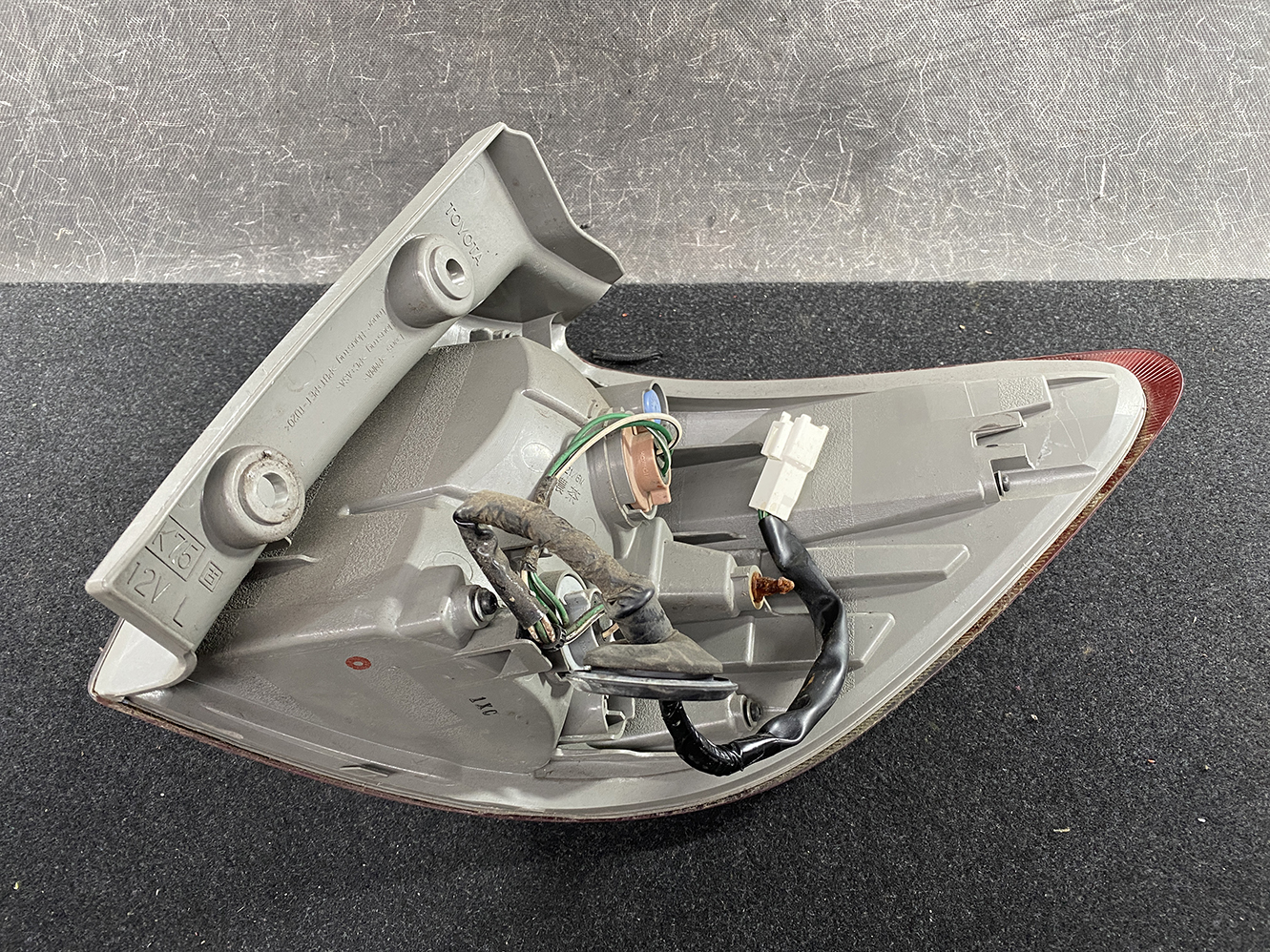 A565_6 TOYOTA WISH ZGE20 Taillight ICHIKOH 68-17 Left Side x1 » NZ1.95 » JDM-PARTS NZ » JDM-PARTS NZ TOYOTA WISH ZGE20 Taillight ICHIKOH 68-17 Left Side x1 » JDM-PARTS NZ