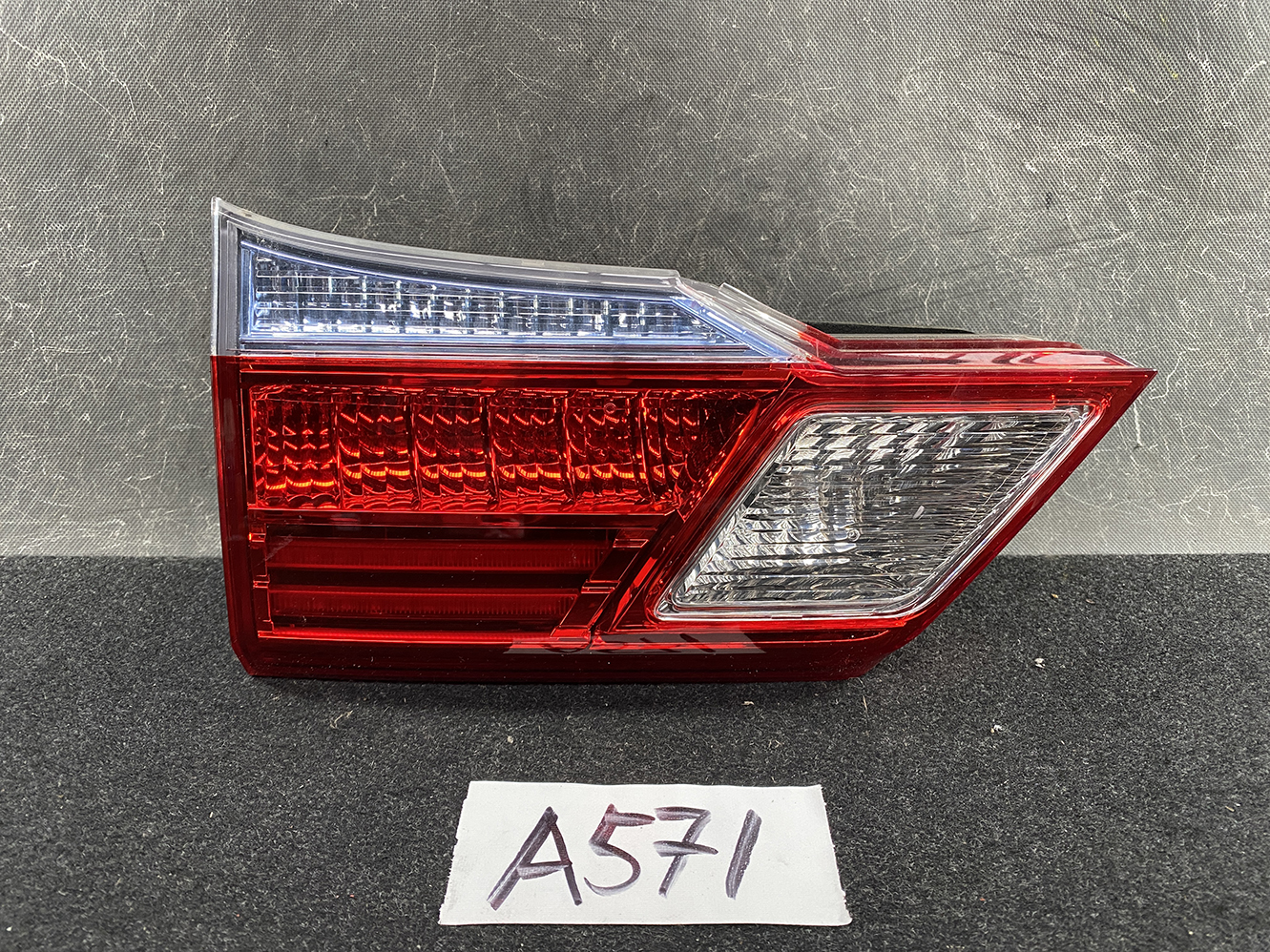 HONDA GRACE GM4 GM5 Taillight Inner 226-18241 E Left Side x1