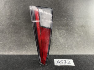 TOYOTA PRIUS ZVW50 ZVW51 Genuine Taillight 47-78 Right Side x1 *Foggy*