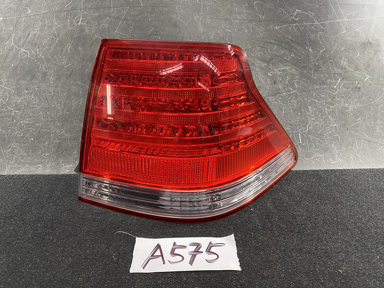 A575_2 TOYOTA CROWN GRS182 GRS183 Taillight ICHIKOH 30-303 Right Side x1 » NZ1.95 » JDM-PARTS NZ » JDM-PARTS NZ TOYOTA CROWN GRS182 GRS183 Taillight ICHIKOH 30-303 Right Side x1 » JDM-PARTS NZ