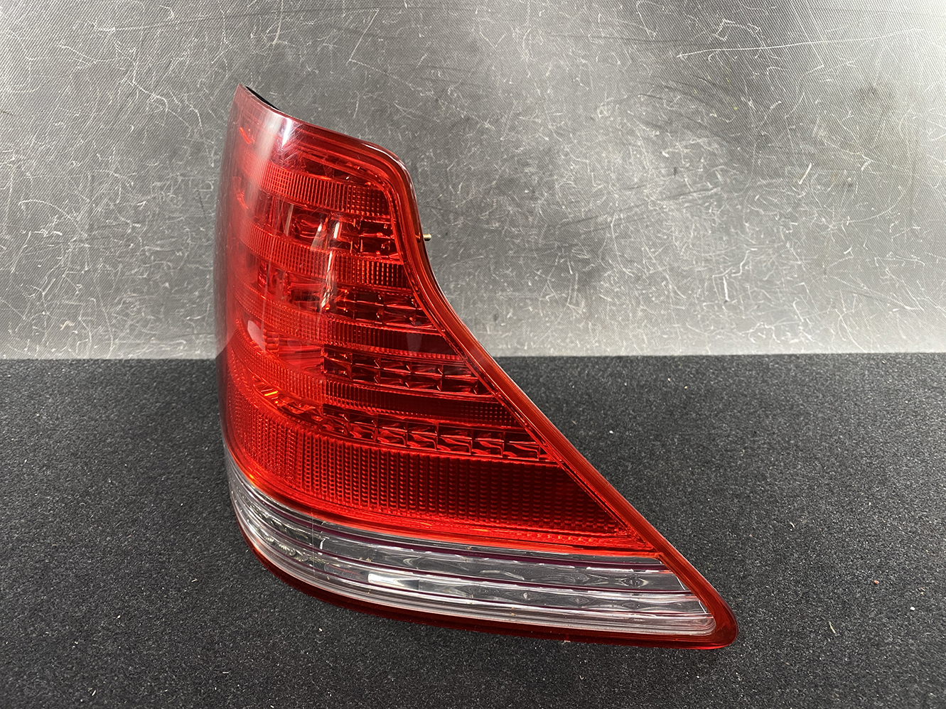 A575_5 TOYOTA CROWN GRS182 GRS183 Taillight ICHIKOH 30-303 Right Side x1 » NZ1.95 » JDM-PARTS NZ » JDM-PARTS NZ TOYOTA CROWN GRS182 GRS183 Taillight ICHIKOH 30-303 Right Side x1 » JDM-PARTS NZ