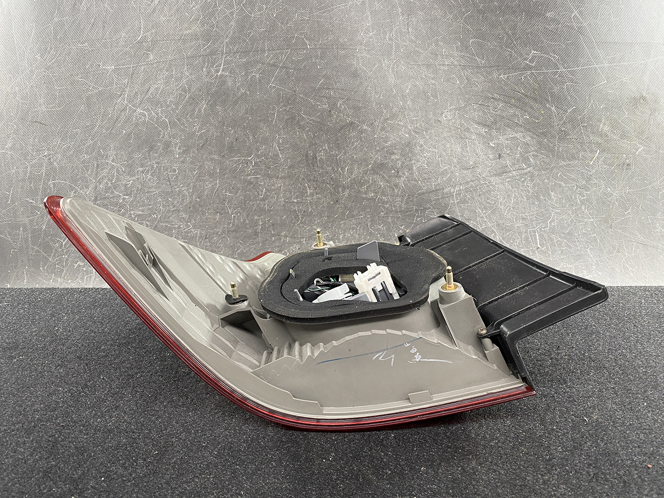 A575_6 TOYOTA CROWN GRS182 GRS183 Taillight ICHIKOH 30-303 Right Side x1 » NZ1.95 » JDM-PARTS NZ » JDM-PARTS NZ TOYOTA CROWN GRS182 GRS183 Taillight ICHIKOH 30-303 Right Side x1 » JDM-PARTS NZ