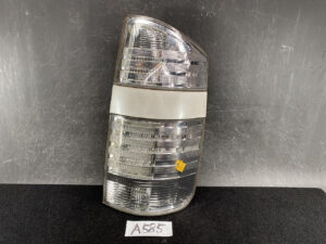 TOYOTA NOAH VOXY AZR60 AZR65 Taillight ICHIKOH 28-185 Right Side x1