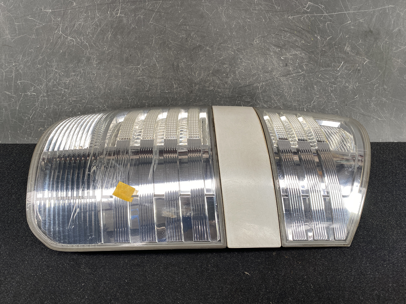 TOYOTA NOAH VOXY AZR60 AZR65 Taillight ICHIKOH 28-185 Right Side x1 - Image 3