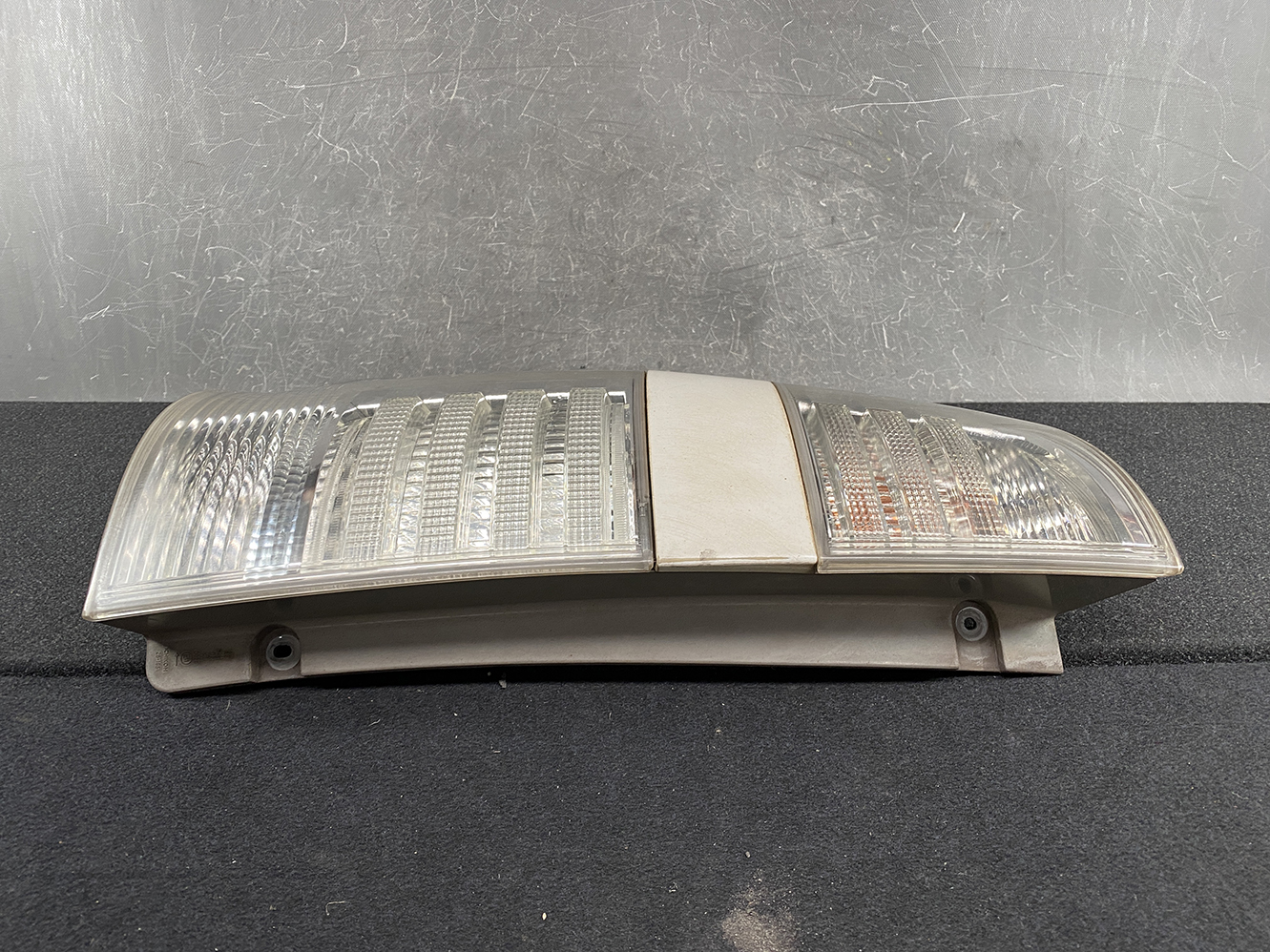 TOYOTA NOAH VOXY AZR60 AZR65 Taillight ICHIKOH 28-185 Left Side x1 - Image 3