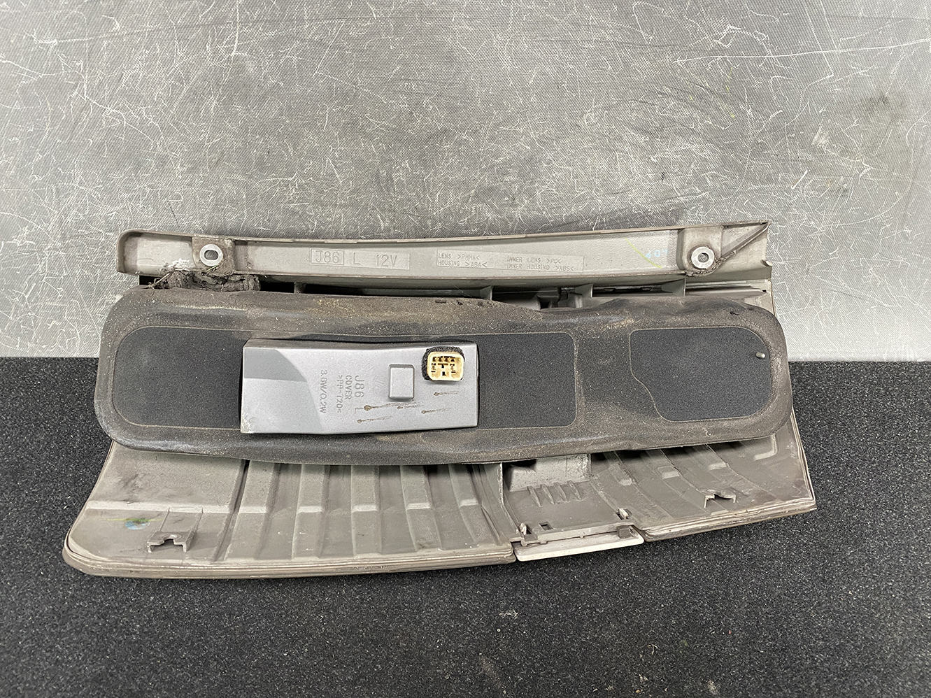 TOYOTA NOAH VOXY AZR60 AZR65 Taillight ICHIKOH 28-185 Left Side x1 - Image 4