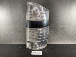 TOYOTA NOAH VOXY AZR60 AZR65 Taillight ICHIKOH 28-185 Right Side x1