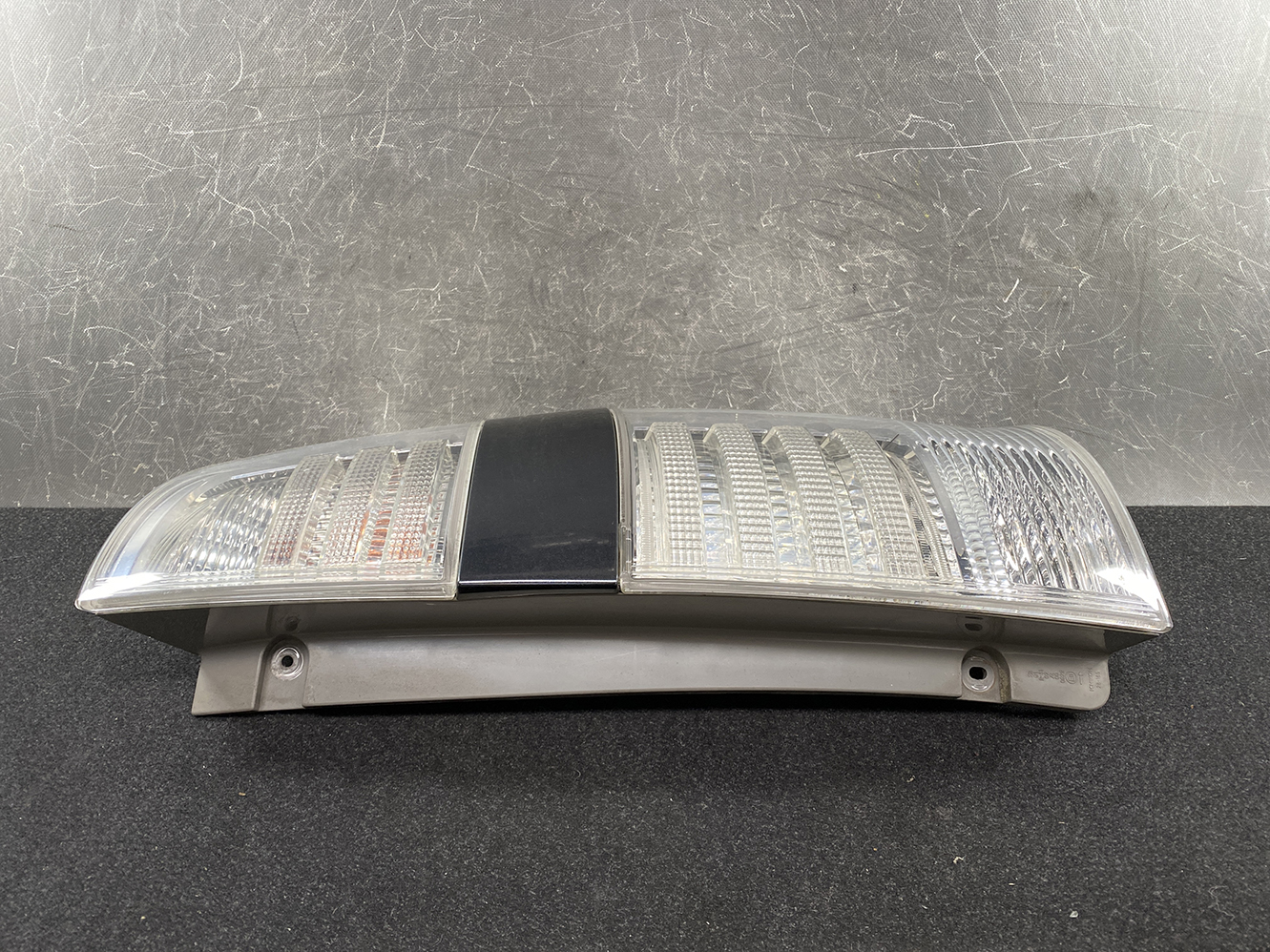 TOYOTA NOAH VOXY AZR60 AZR65 Taillight ICHIKOH 28-185 Right Side x1 - Image 2