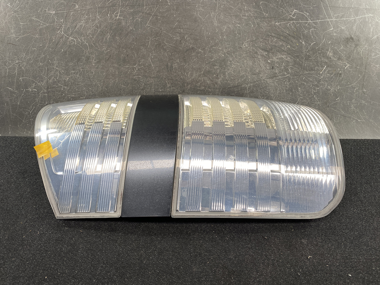 TOYOTA NOAH VOXY AZR60 AZR65 Taillight ICHIKOH 28-185 Left Side x1 - Image 3