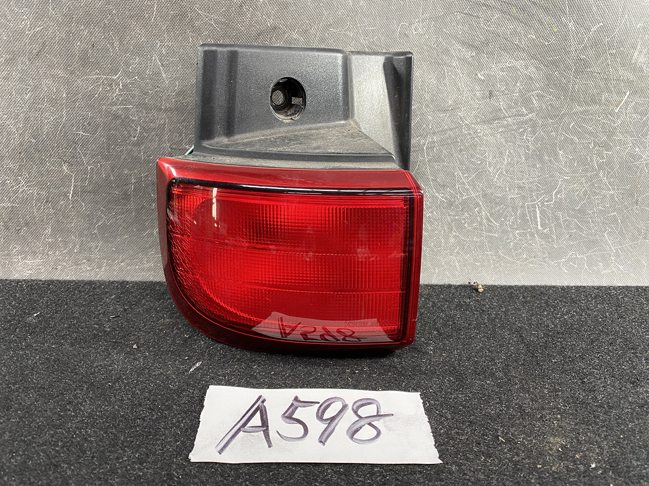 NISSAN ELGRAND E51 Taillight ICHIKOH D006 A Left Side x1