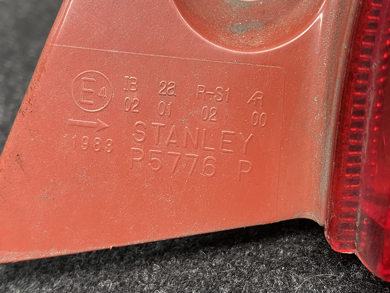 MAZDA DEMIO DE DEJFS DE3FS DE5FS Taillight P5776 Right Side x1 - Image 5